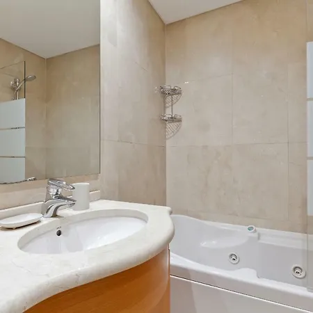 Apartment Big Sunny Terrace 2bd Apart Parque Nacoes-lisbon
