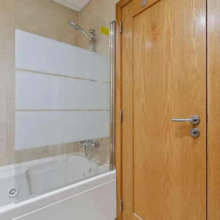 Apartment Big Sunny Terrace 2bd Apart Parque Nacoes-lisbon *