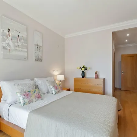Big Sunny Terrace 2bd Apart Parque Nacoes-lisbon Лиссабон